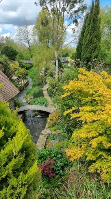 Ancien Moulin Pres D'Un Ruisseau Villa Sallen Buitenkant foto