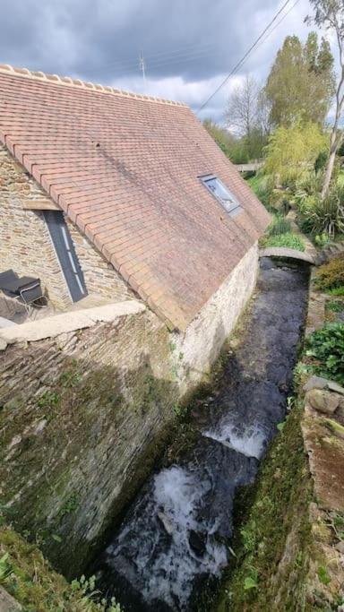 Ancien Moulin Pres D'Un Ruisseau Villa Sallen Buitenkant foto